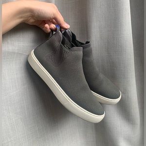 Rothy’s Chelsea Boot in Moss size 7.5